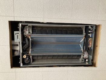 ４月７日　江津市　エアコン室内機から音がする